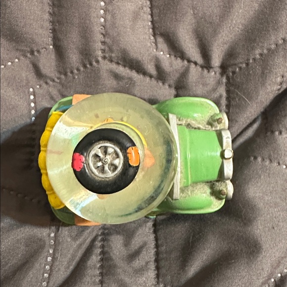 Vintage Disney Store Goofy Toontown green car snow globe - Picture 5 of 6